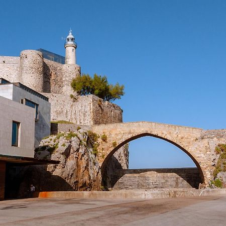 Апартаменты Sea Views In The Heart Of The Old Town Кастро-Урдиалес Экстерьер фото